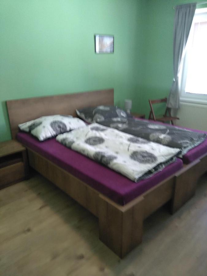 Ferienwohnung Cechovka Břeclav Exterior foto